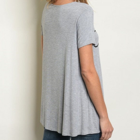 GREY "COFFEE BEFORE EVERYTHING" PRINT TOP - Picture 2 of 3